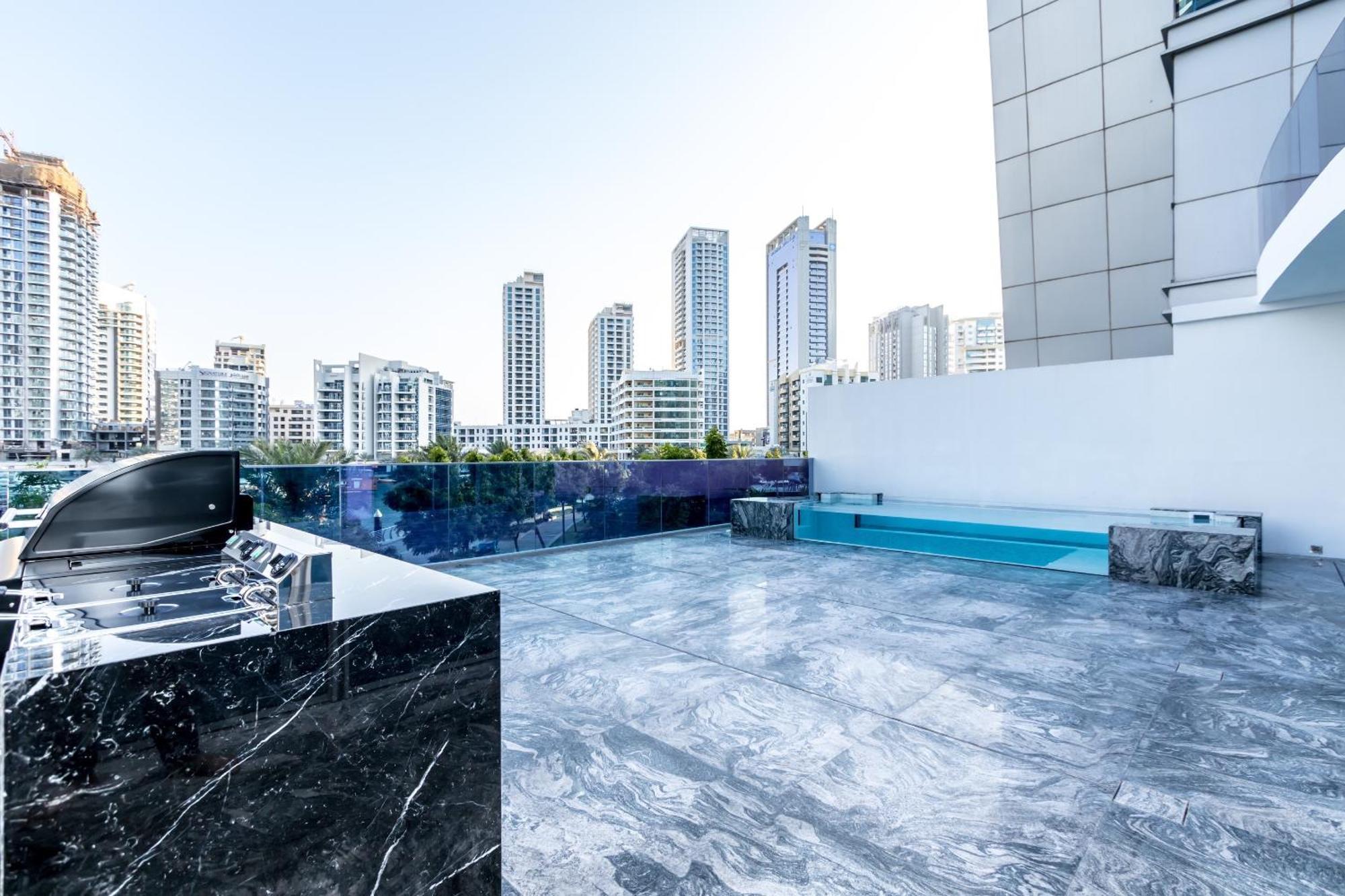 Вилла Dubai Marina Hidden Gem- Luxury,Unveiled Экстерьер фото