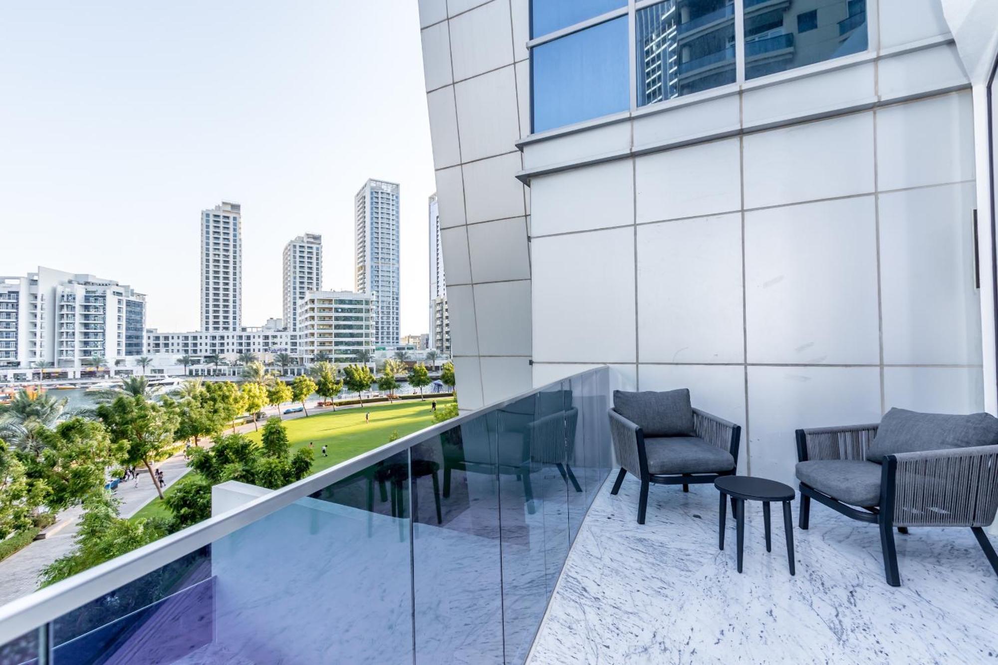 Вилла Dubai Marina Hidden Gem- Luxury,Unveiled Экстерьер фото