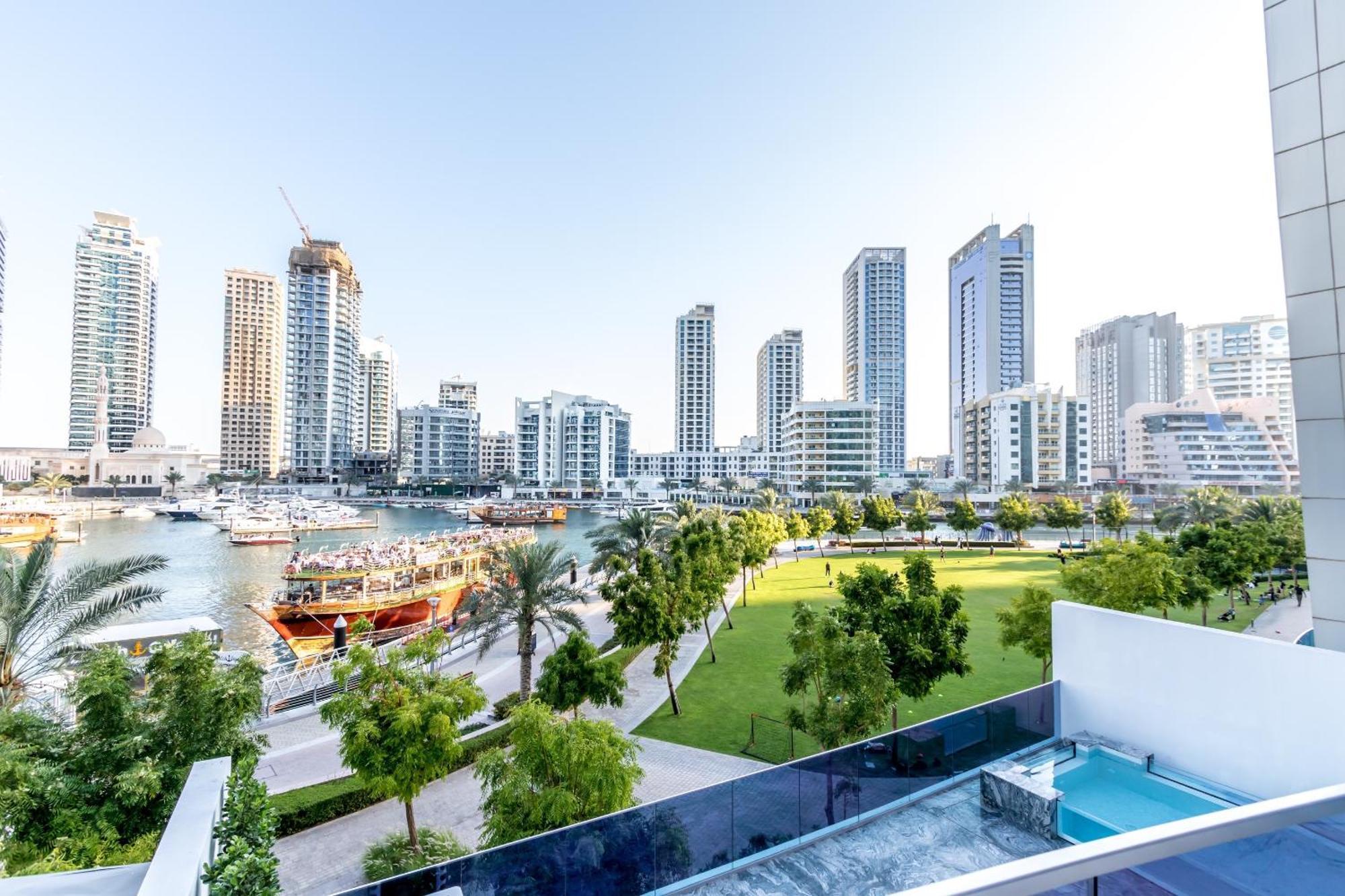 Вилла Dubai Marina Hidden Gem- Luxury,Unveiled Экстерьер фото